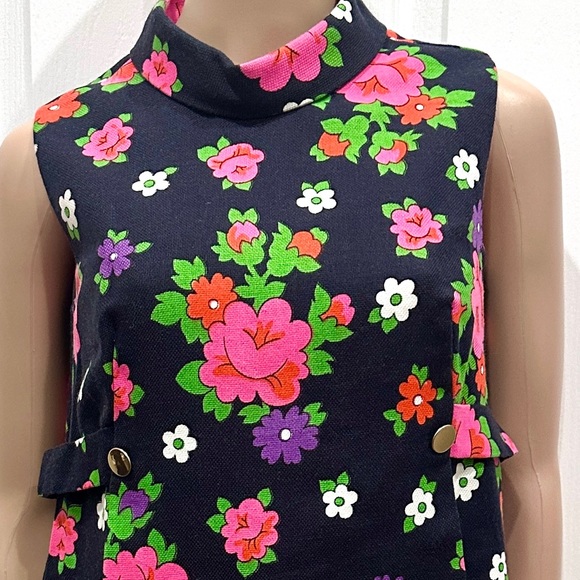 Gorgeous 1960's Vintage Colorful Floral Pique dress! 😍 - Picture 4 of 11